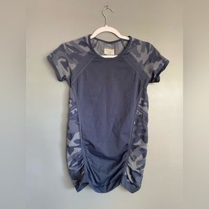 Athleta Large Camo Fastest Track Tee Shirt Scrunched‎ Short Sleeve Fitted Size S